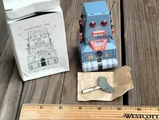 Collectable Tin Wind Up Robot MS 371 Wind-up 3.5" tall