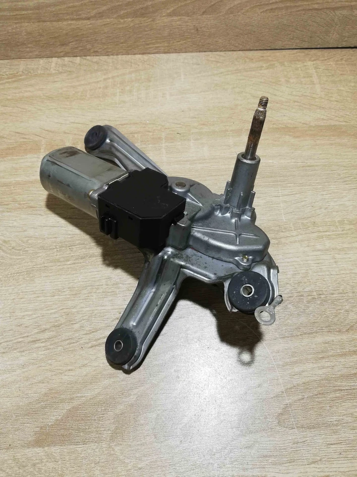 Toyota 85130 05100 259600 0100 Motor Actuator Sliding Denso - Image 2 of 3