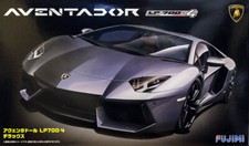 Lamborghini Aventador LP 700-4 1:24 model kit kit di montaggio Fujimi 125589