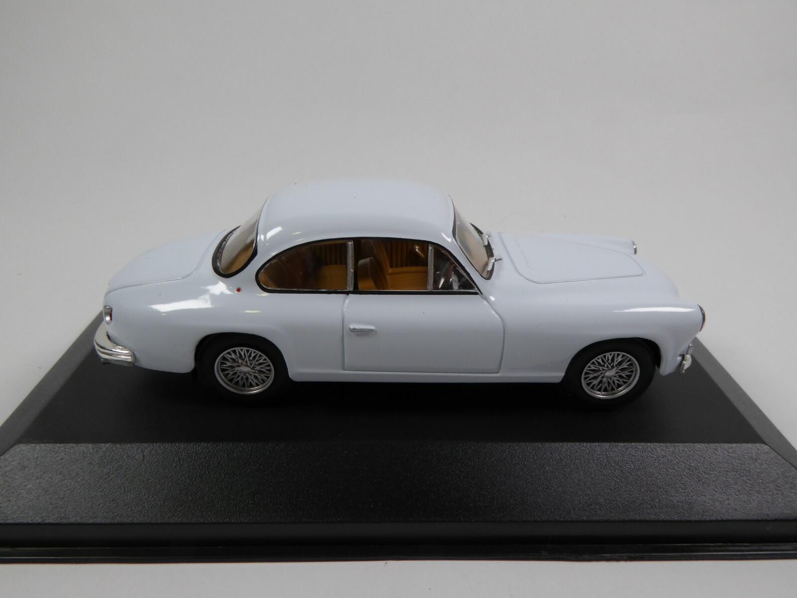 Ma collection Suisse n° 42 Salmson S2300 S Coupé 1954 vert anglais C Brianza