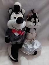 RARE Vintage 1999 Warner Bros Studio Penelope Bride Pepe Le Pew Bean Bag TOY