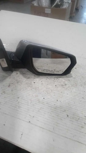 Used Right Door Mirror fits: 2019 Gmc Terrain power body color w/o blind spot al