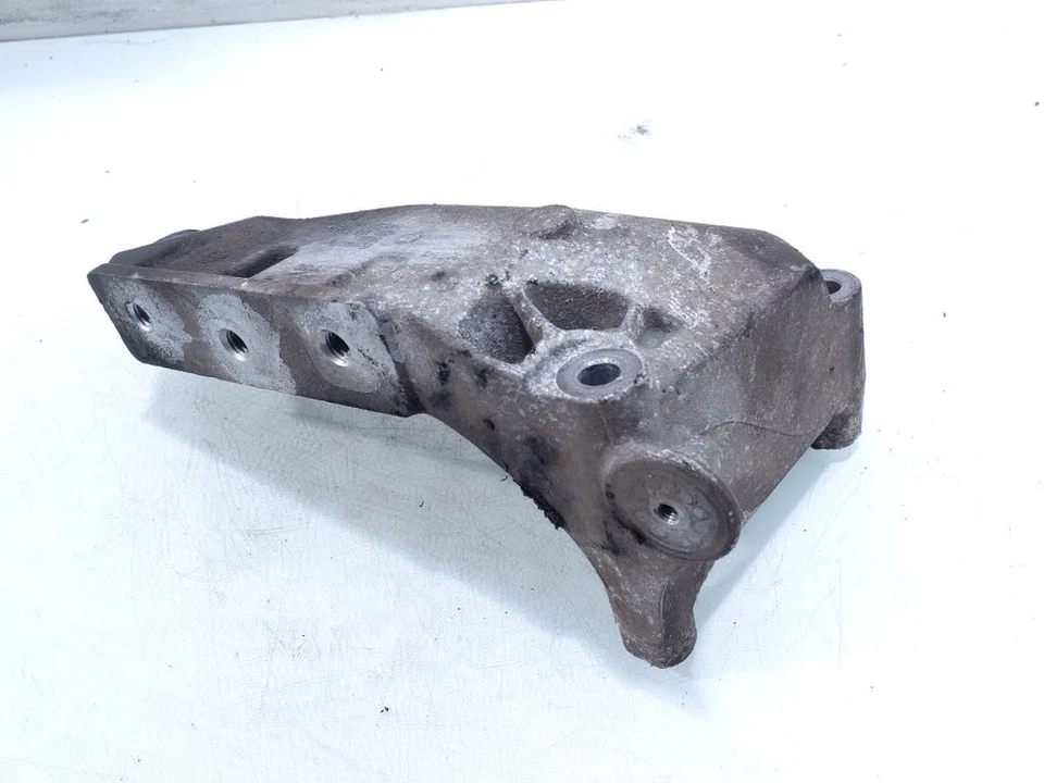 Volkswagen Transporter - Caravelle T5 2014 Gearbox mounting bracket 03L199207B - Image 2 of 4