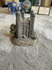 Lilliput Lane “Tower of London” L2210 – Britain’s Heritage – With Box & Papers