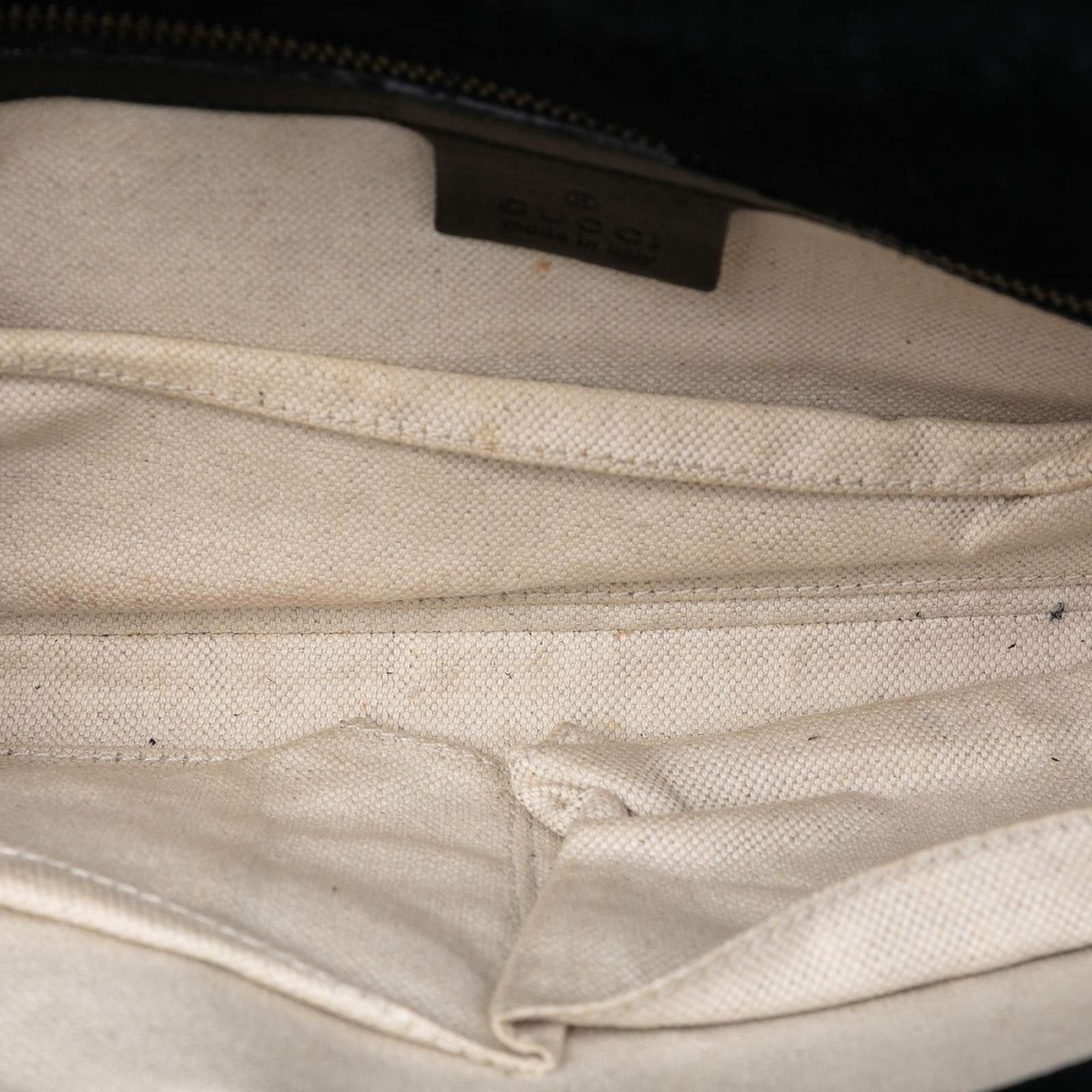 Authenticated Gucci Patent Bright Bit Clutch Blac… - image 4