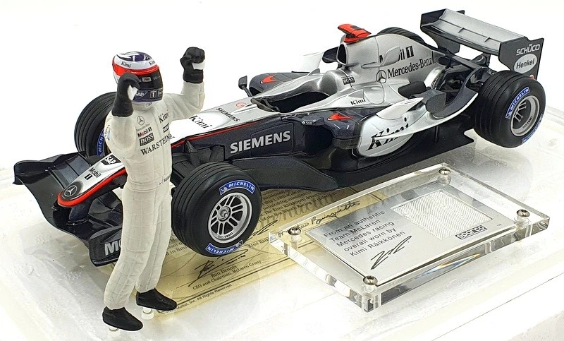 Hotwheels escala 1/18 diecast G9753 - McLaren Mercedes F1 K.Raikkonen Dsiplay Foto 2 de 4