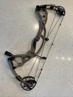 Hoyt Carbon RX5 Twin Turbo RH 70# 25  - 30  Draw