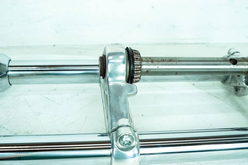 07 Harley Sportster Custom XL1200C Front Fork Triple Tree Left Right Slider 1400 - Image 3 of 4