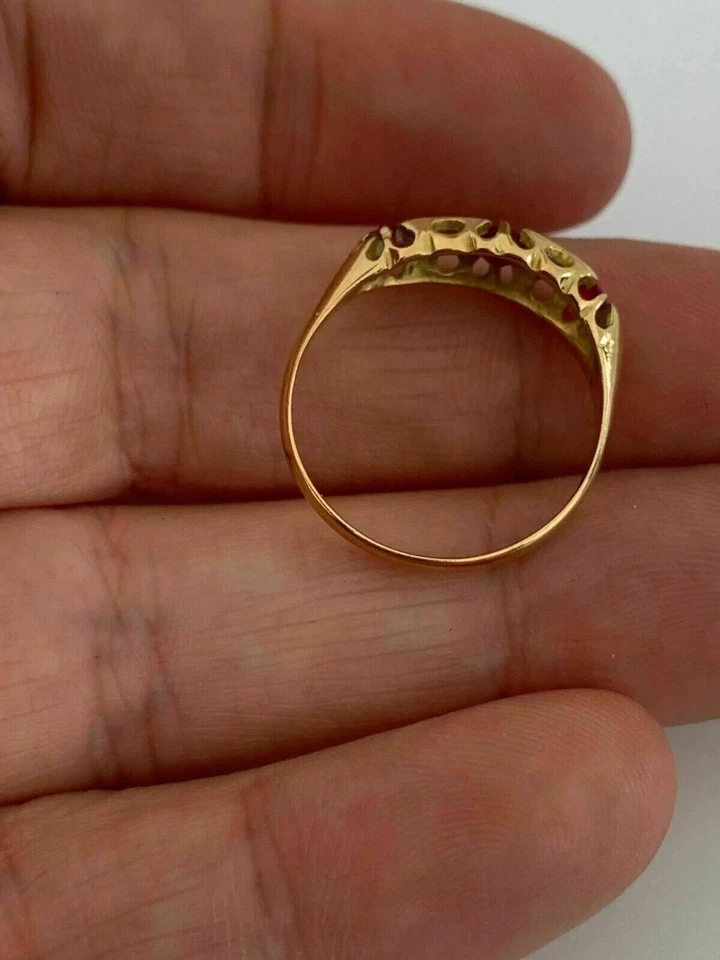 Anillo de compromiso redondo de 3 quilates creado en laboratorio con rubí para mujer enchapado en oro amarillo de 14 quilates Foto 2 de 4