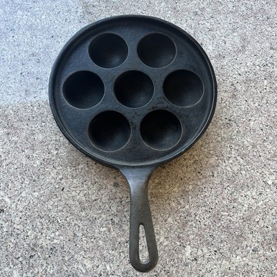 Vintage Griswold 962 No 32 Cast Iron Aebleskiver Danish Cake Pan 