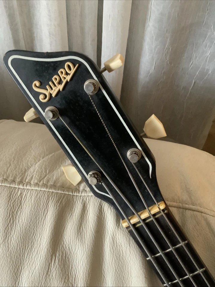 RARE ORIGINAL Vintage 1960s Supro Airline Bass Electric Guitar w/Case MUST SEE - Image 4 of 4