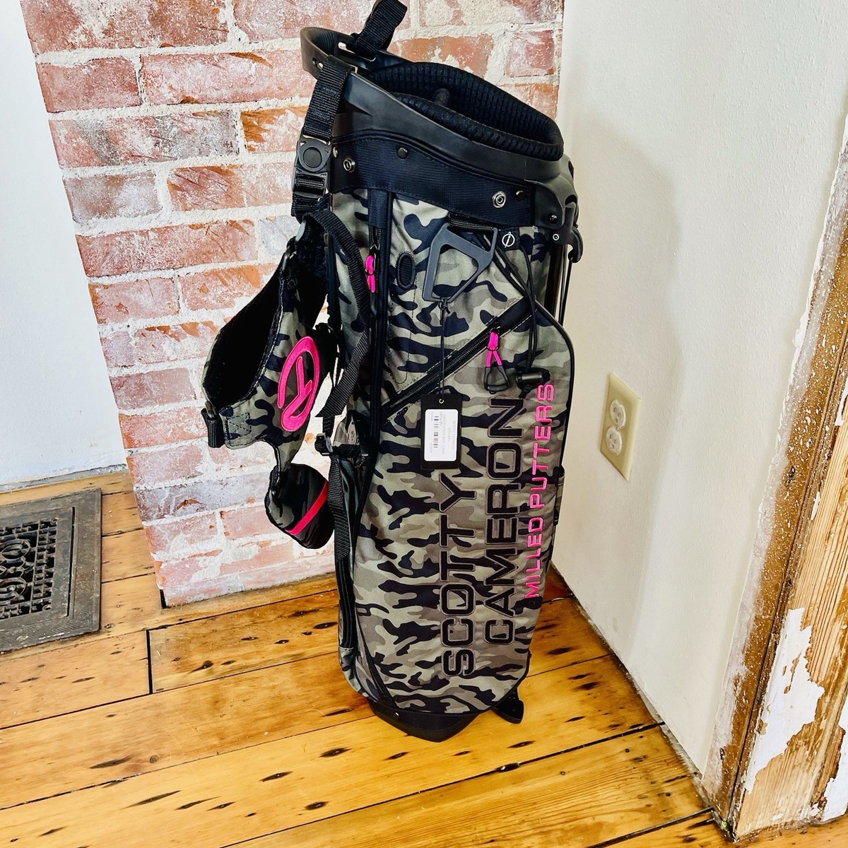 Scotty Cameron Youth Gallery Camouflage/Pink Circle T Stand