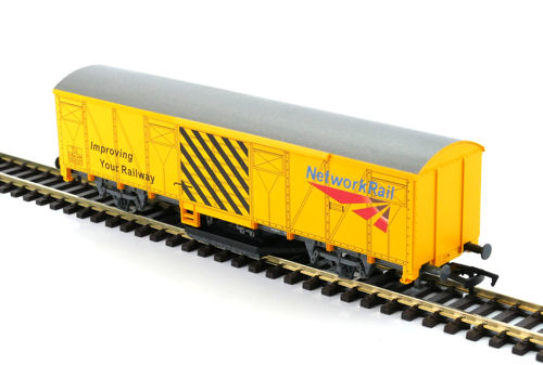 Gaugemaster Collection GM4430101 Network Rail Track Cleaning Wagon OO/HO Gauge