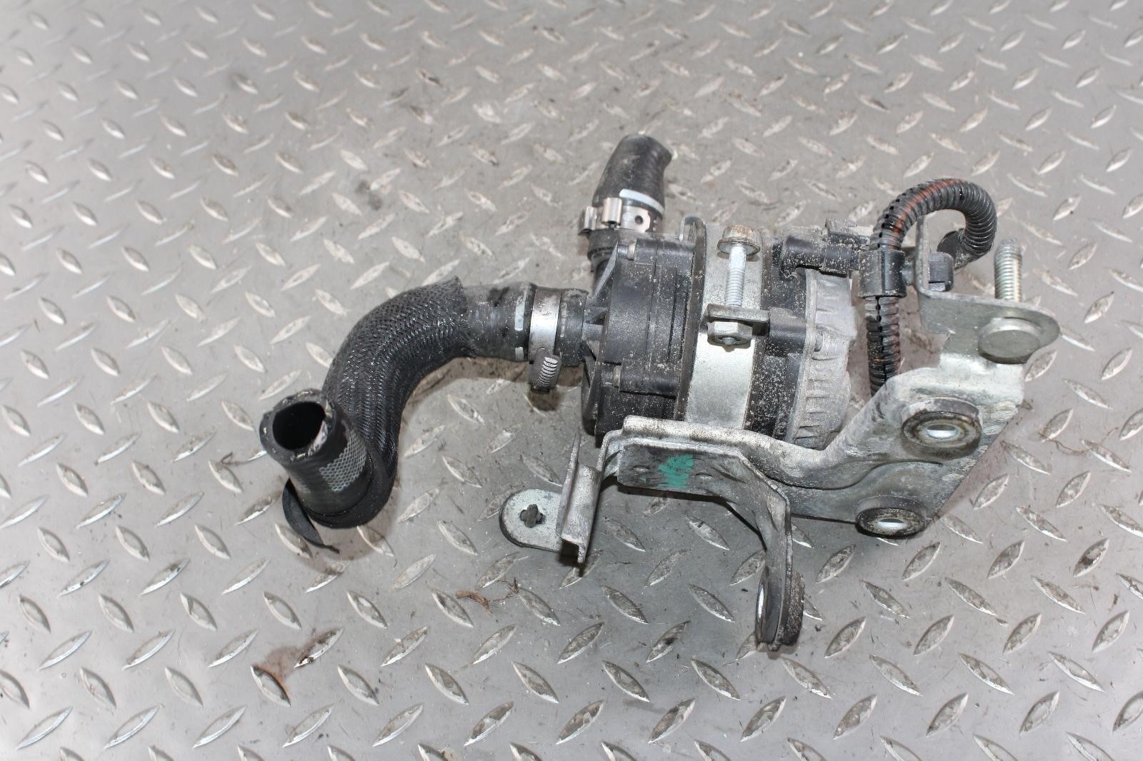 14-19 Ghibli 3.0L Motor Engine Auxiliary Aux Coolant Water Pump Assembly OEM WTY