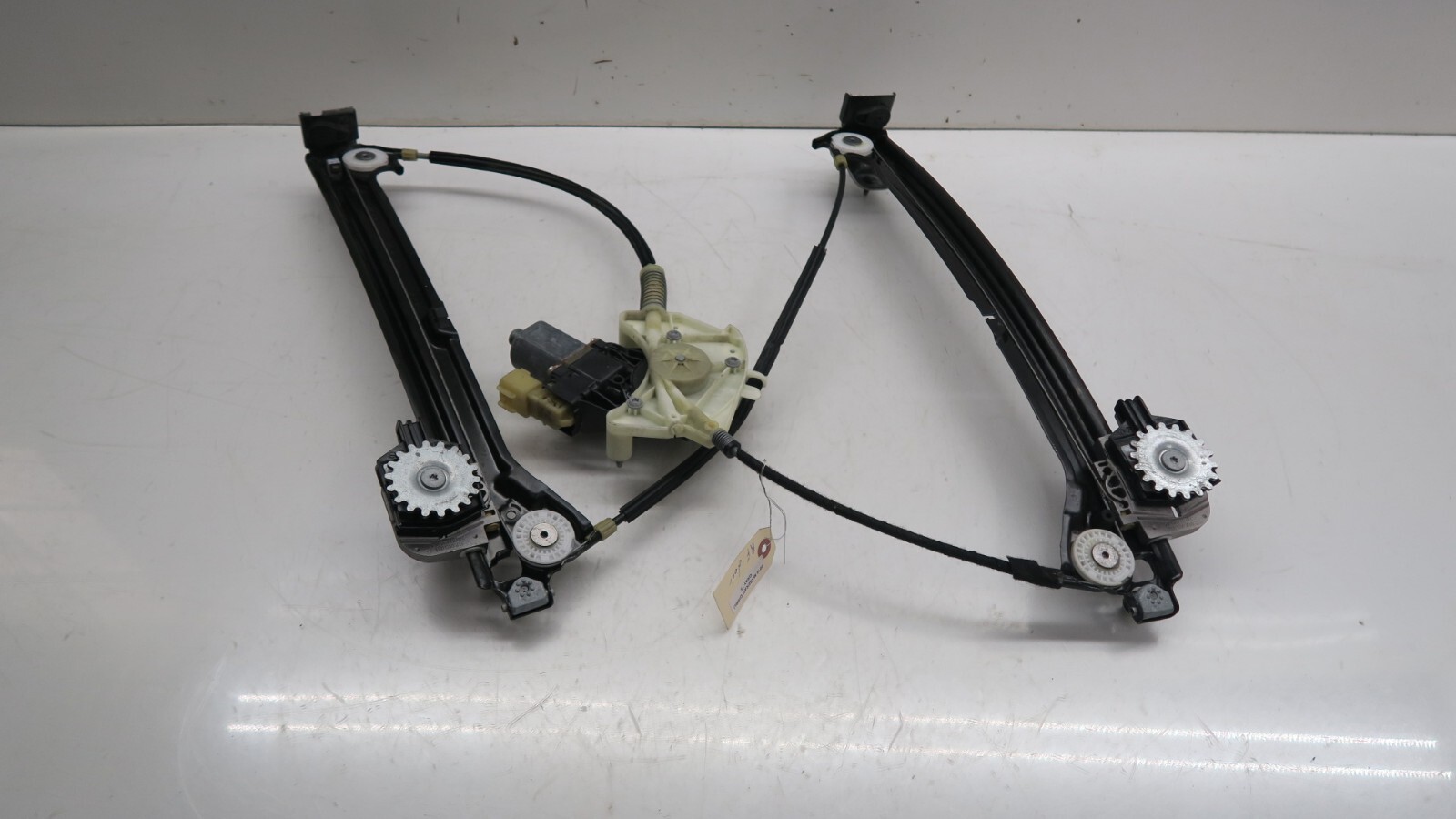 2014-2019 Maserati Ghibli OEM Right Front Door Window Regulator 6700098150