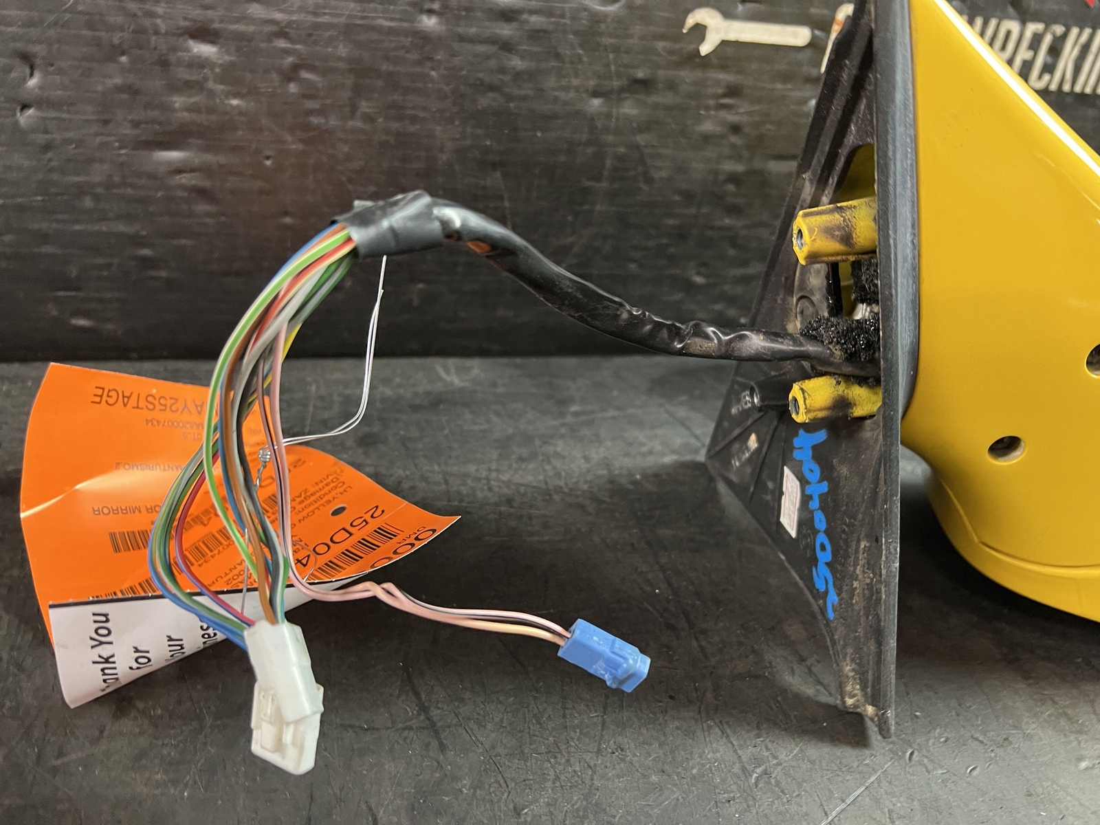 02-06 MASERATI SPYDER DRIVER LEFT LH SIDE DOOR MIRROR YELLOW GIALLO 231246
