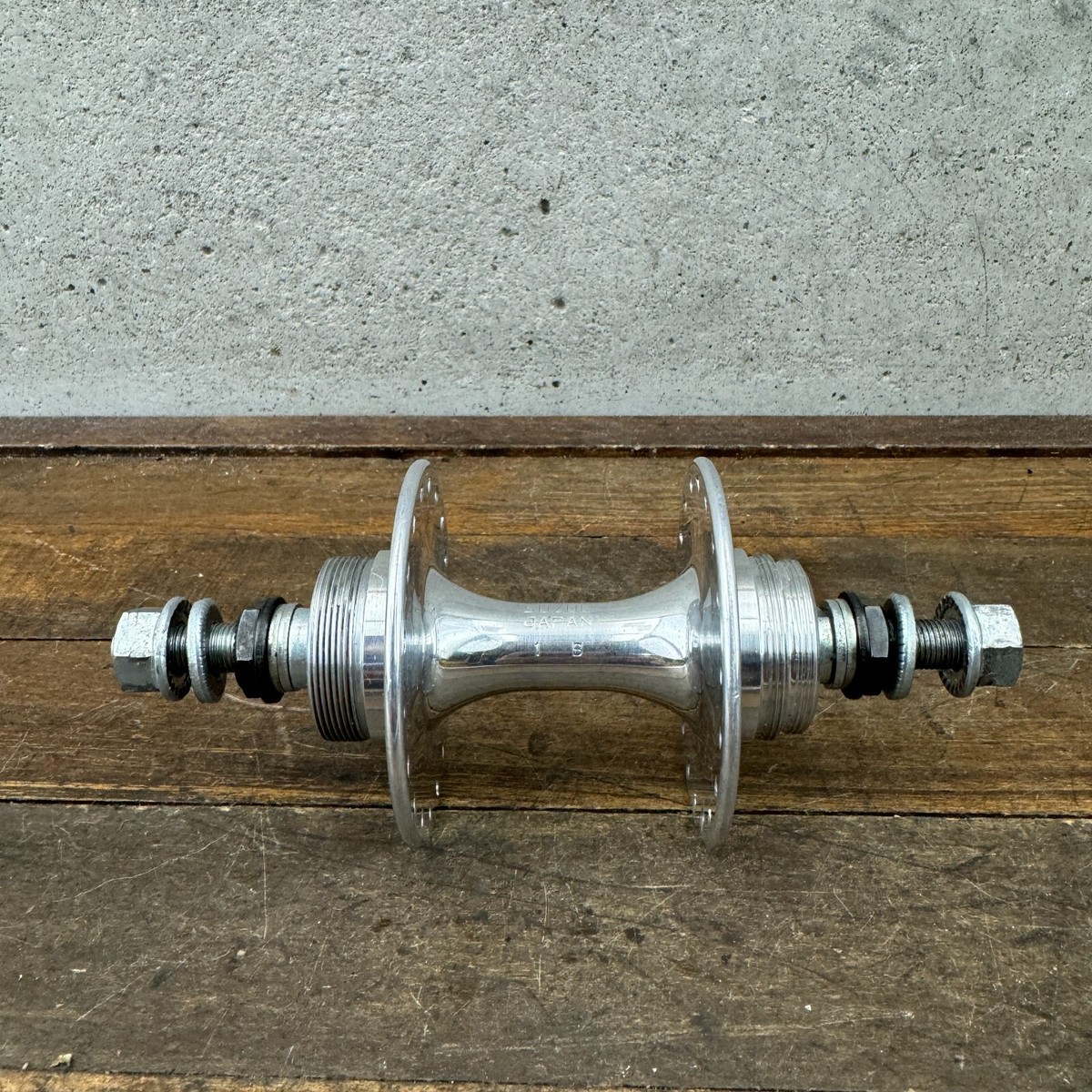 Suzue ハブ 36H BMX VIntage Suzue Rear Hub Track Nutted 36h 36 Hole NOS 81 1981