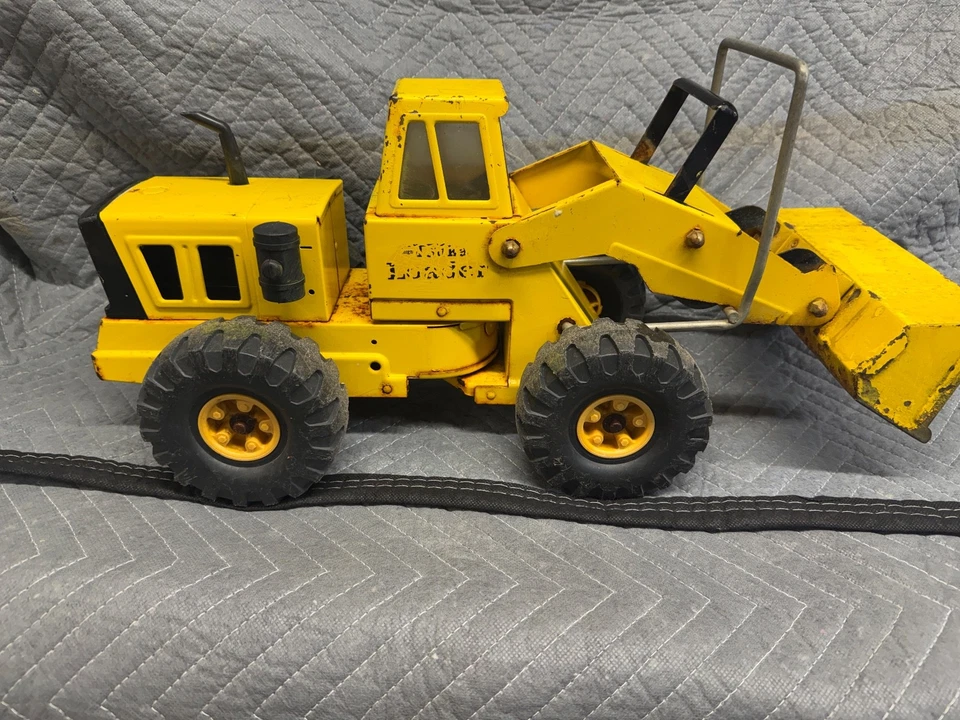 Cargador frontal vintage Tonka Mighty diésel. Foto 3 de 4