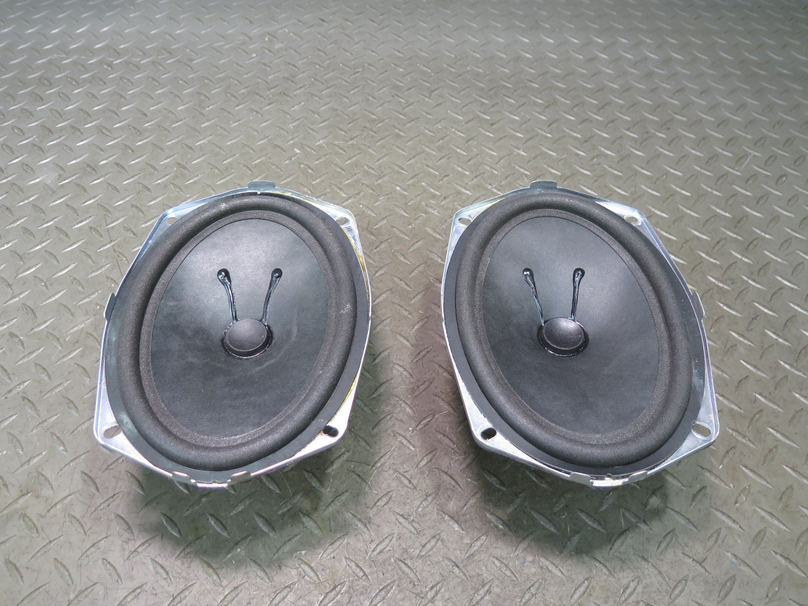 Bentley Continental GT 2003-2010 Front Right Speakers Pair P/N 3W0035411N