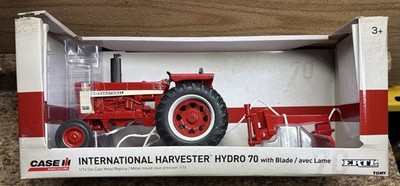 Ertl International Farmall Hydro 70 Tractor with Blade 1/16 #44084 NIB 2016