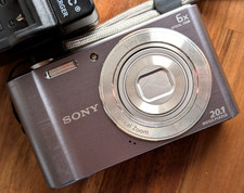 Japanese Language Only Sony Cyber-shot DSC-W810 Digital Camera 20.1MP 6X Japan