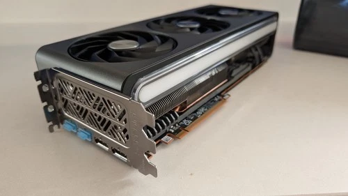 AMD Radeon RX 7900 XTX