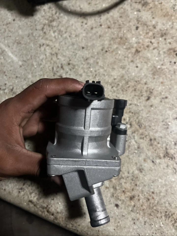Válvula de control del sistema de inyección de aire - Válvula de control de inyección de aire secundaria genuina Foto 4 de 4
