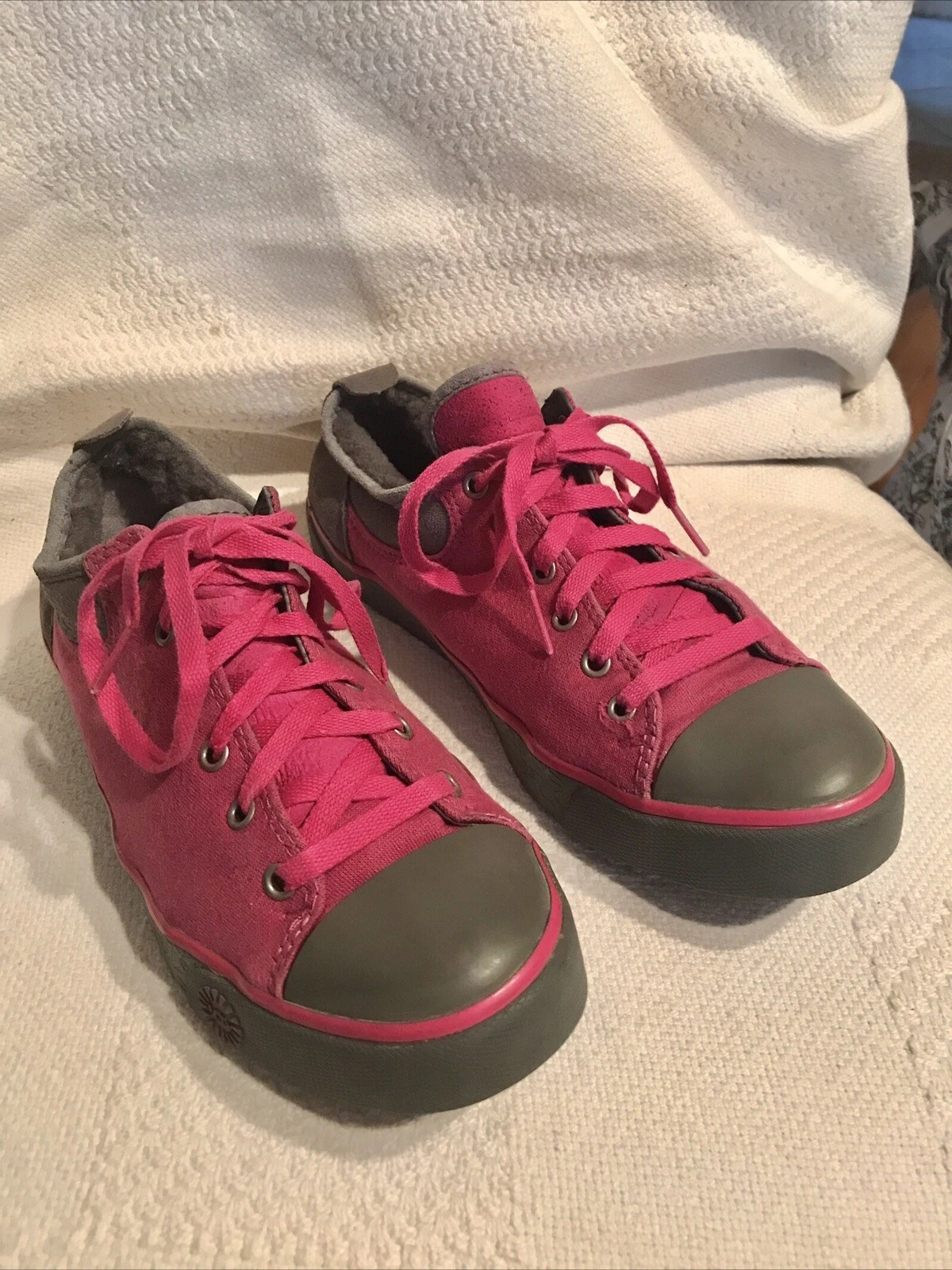 Sneakers UGG rosa grigio stringate in shearling taglia 8 5 stile 1805 skater casual