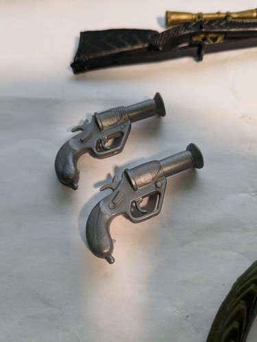 Vintage 1974 Hasbro GI Joe  Black Hunting Rifle & 2 FLARE GUNS & ALLIGATOR - Picture 4 of 7