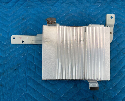 Toyota Land Cruiser Stereo Component Amplifier w/ Bracket 86280