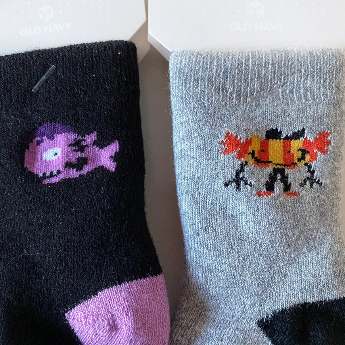 Old Navy Non Skid Gray Black Infant Purple Baby Socks Set of 2 New 3 6 Months