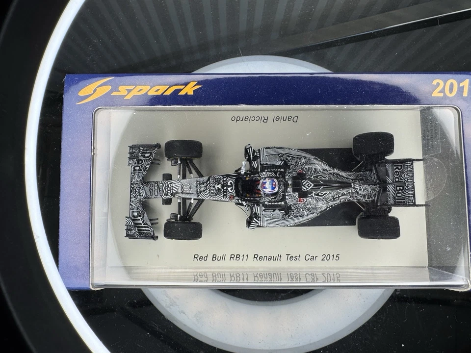 Spark 1:43 S4620 Red Bull Racing Renault rb11 Test Car 2015 Daniel Ricciardo - Immagine 4 di 4