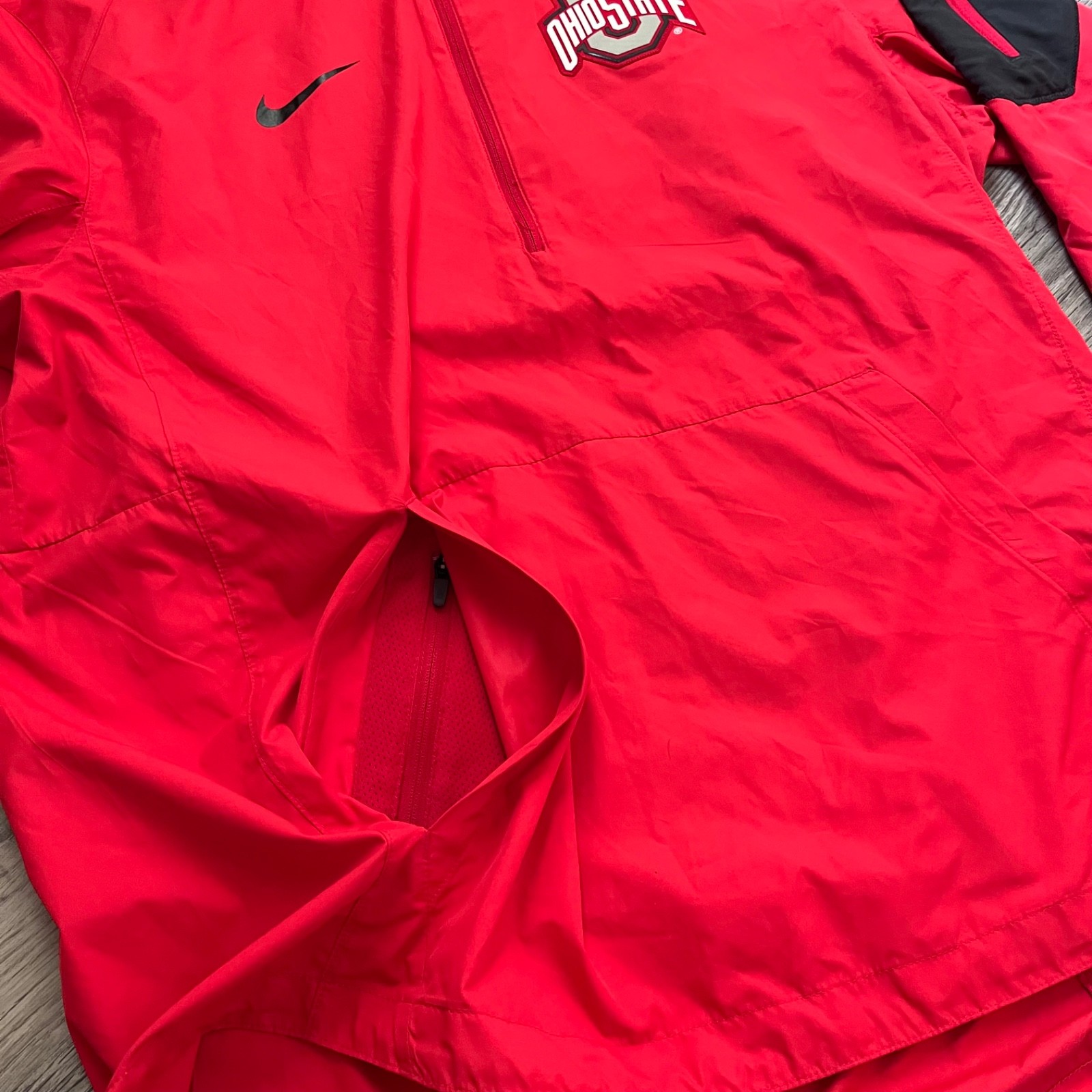 SACAI X NIKE Giacca a vento Ohio State Buckeyes uomo M Nike 1 4 zip rossa lockdown atletica