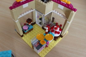 ***LEGO FRIENDS: Heartlake Bakery (41006) Tested***