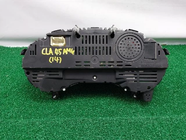 Mercedes-Benz CLA45 2014 AMG grupos de instrumentos A117 900 7200 Foto 2 de 4