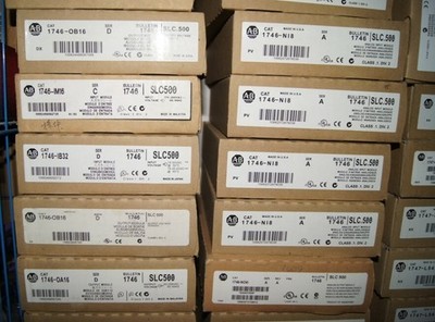 1PC New 1746-OA8 1746OA8 8-Point AC Output Module *vy