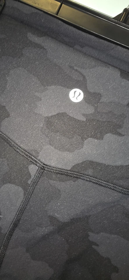 "Pantalón Lululemon Align para mujer 25"" W5DVXS negro camuflaje talla 18" Foto 4 de 4