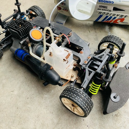 RC SMARTECH GAS POWERED CAR WITH RADIO COOL LOOKING ****FOR PARTS OR REPAIR*** - Picture 6 of 12