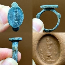 Exquisite Ancient Roman Very Rare And Unique King Standing Intaglio Bronze Ring