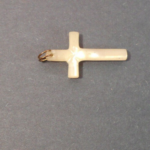 Mother of Pearl Sea Shell CROSS necklace Pendant vtg Carved - Picture 3 of 3