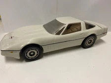 Lionstone White 1984 Corvette  decanter full size  in great condition