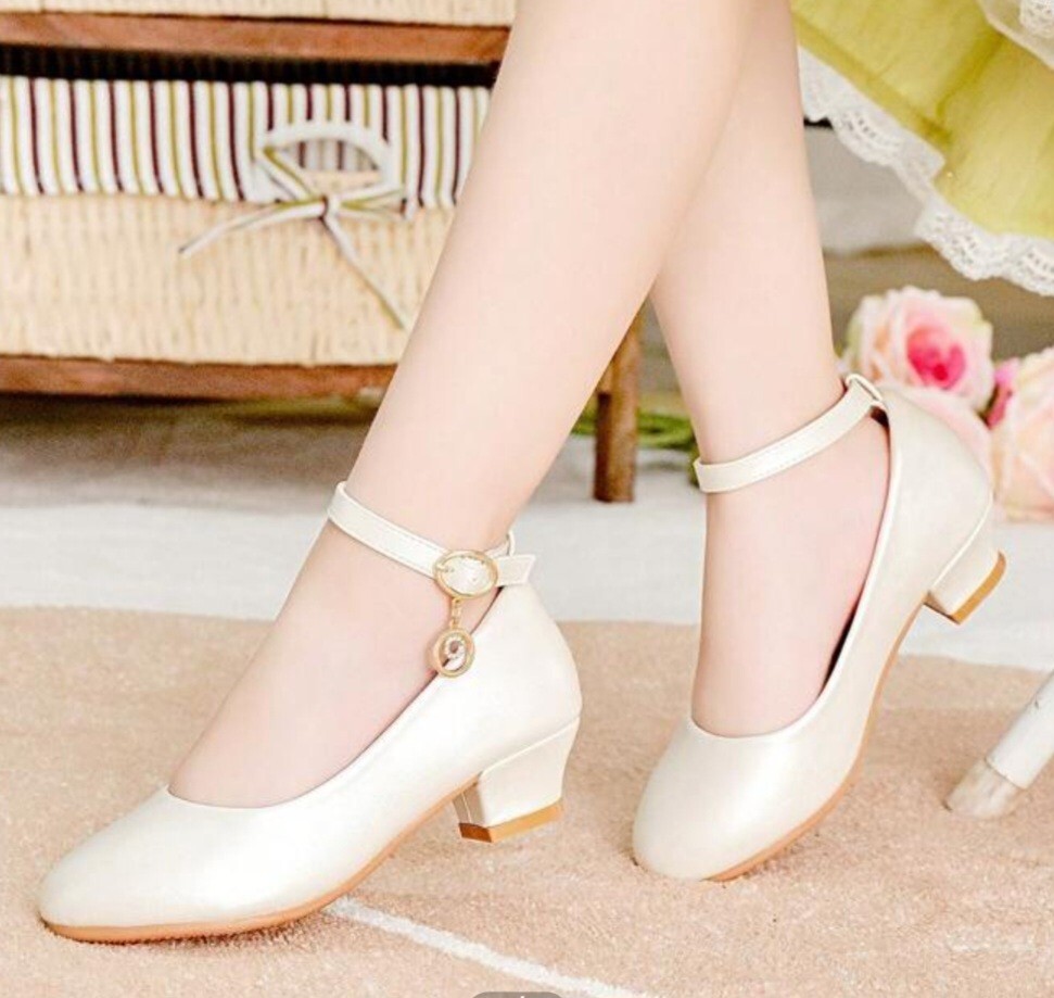 Shein Toddler Girls Beige Champagne Low Heel Round Toe Fancy Dress Shoes  Size 10