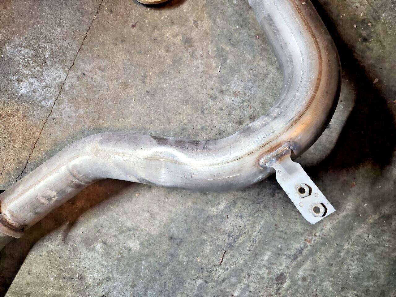 MASERATI LEVANTE EXHAUST MUFFLER RIGHT REAR V6 2017 2018 2019 2020 670107257 OEM