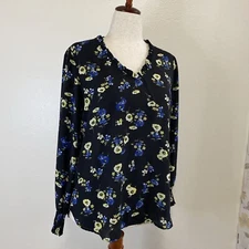 NWT. Counterparts Lightweight Floral Blouse. Feminine Smocked Wrists. XL