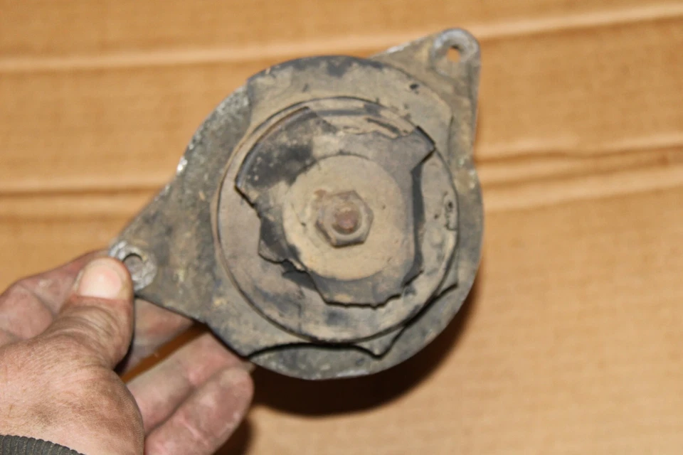 阿尔法·罗密欧 Giulietta 1900 2000 年原装 Lucas 发电机 22258F C39PV2 日期 1959 — 第 4/4 张图片