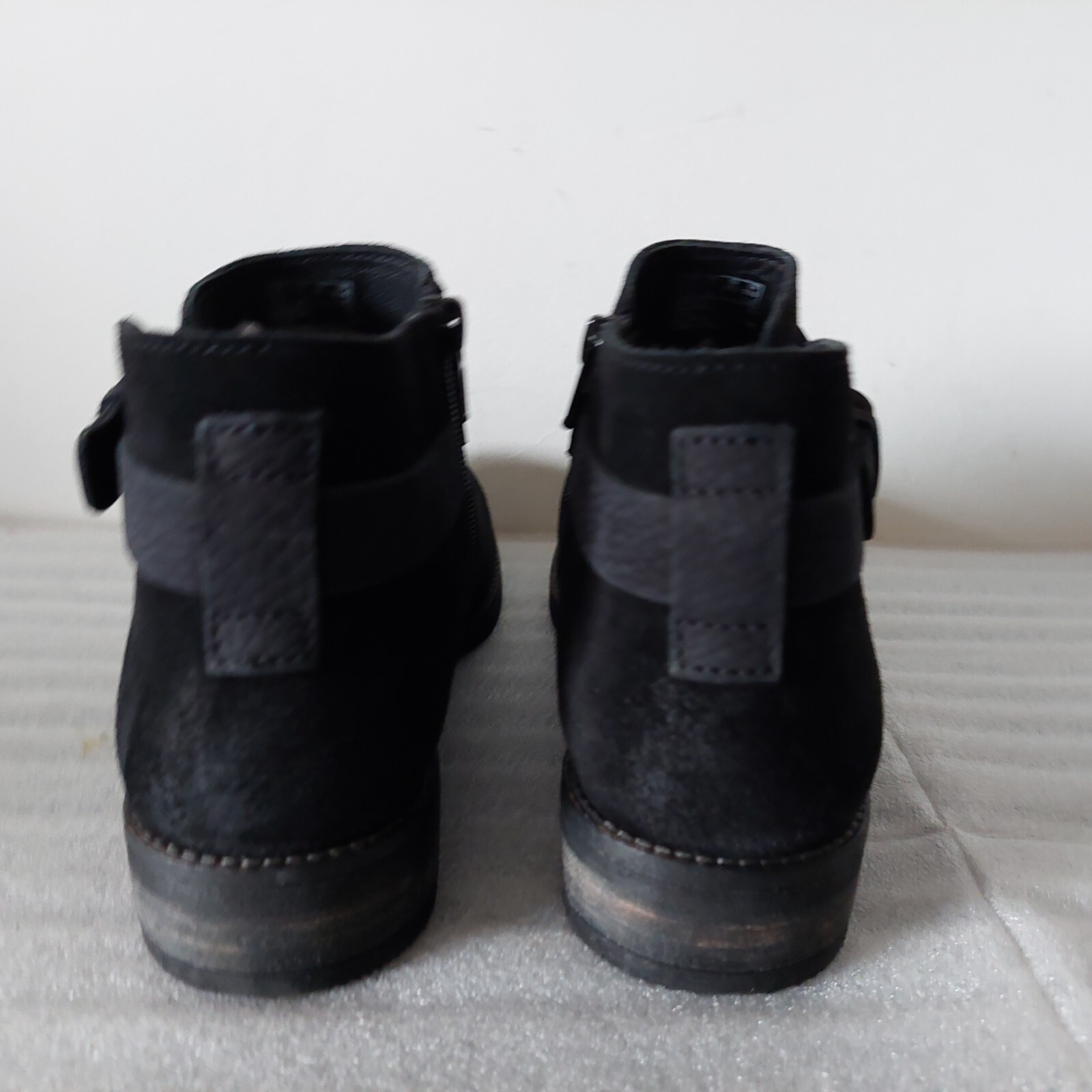 Fabulous Clark's Womens Black suede ankle boots UK6 D Chelsea JR001 main image 0