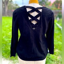 Black Crisscross Back long-sleeve Women's Top XL 21” P2P goth cute style open