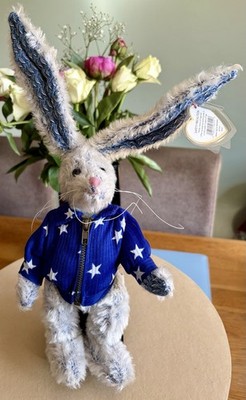 Vintage 2000 Ty Attic Treasures WASHINGTON Rabbit Bunny Jointed Star Jacket 34cm