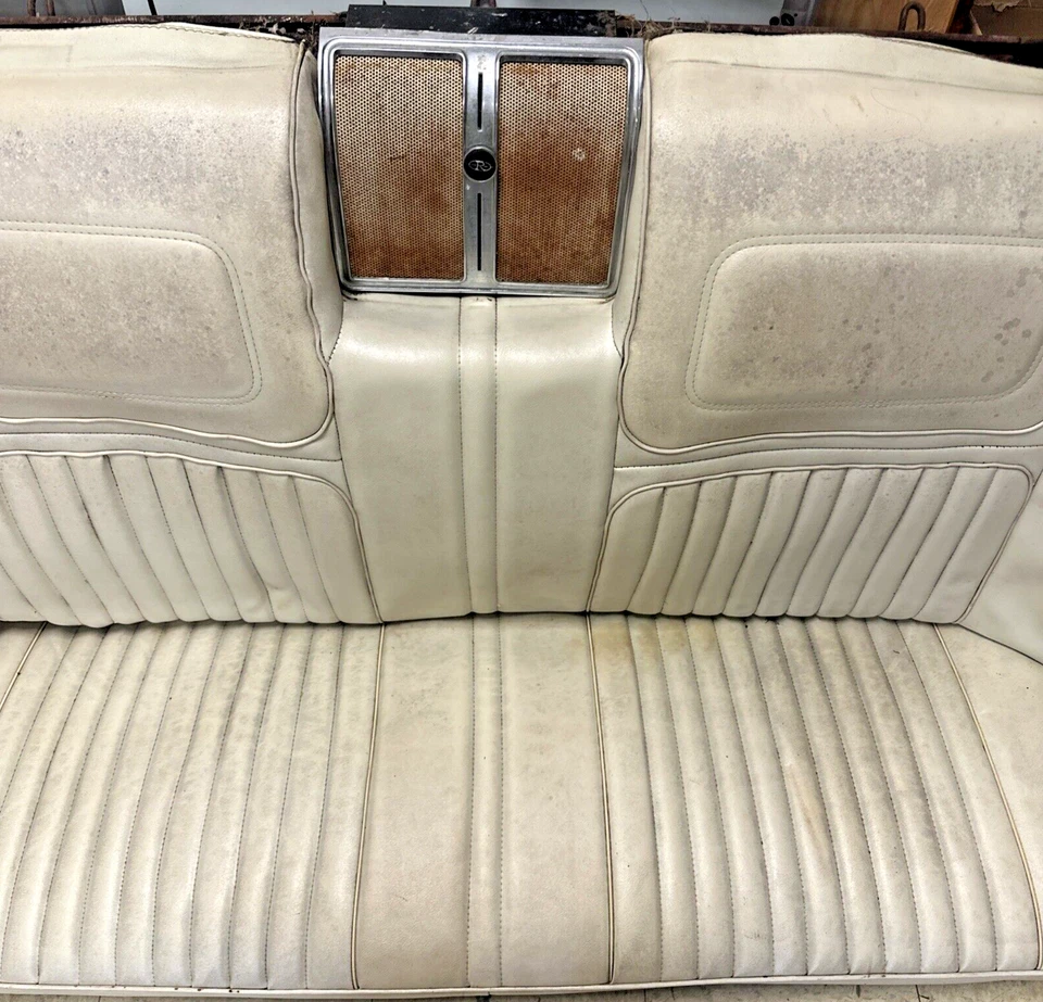Asiento trasero usado OEM GM Buick Riviera/Electra/Wildcat 1966-1970 4 puertas (BM) Foto 2 de 4