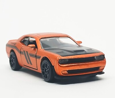 Majorette Dodge Challenger SRT Hellcat Metallic Orange 1/66 3